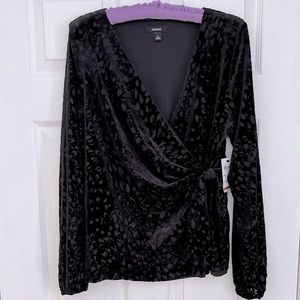 NWT Alfani wrap around black velour top sized Petite Large
